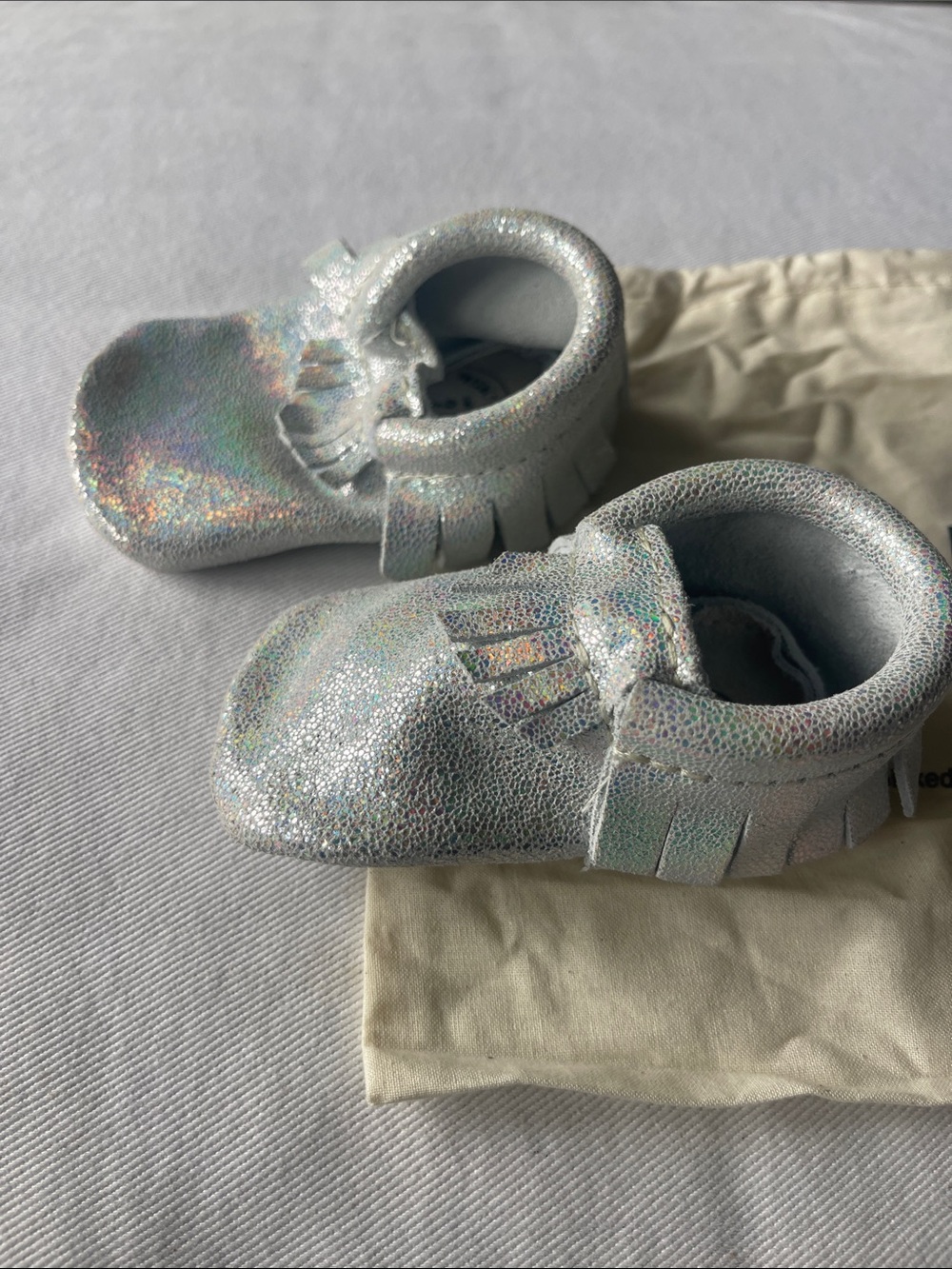 NWOT Freshly Picked Size 2 Silver Holographic Moccasins - Picture 5 of 8